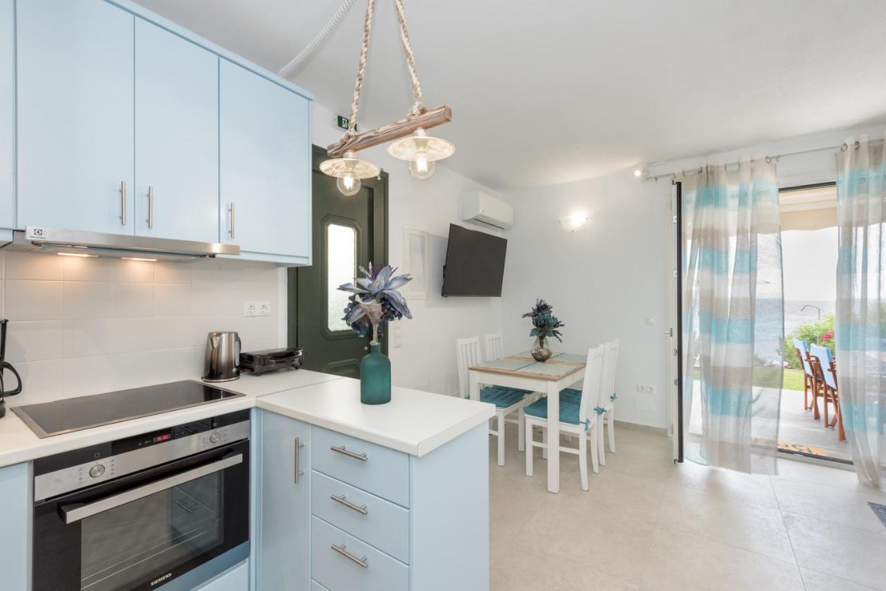 Waves Apartments Melody Glyfada Екстер'єр фото
